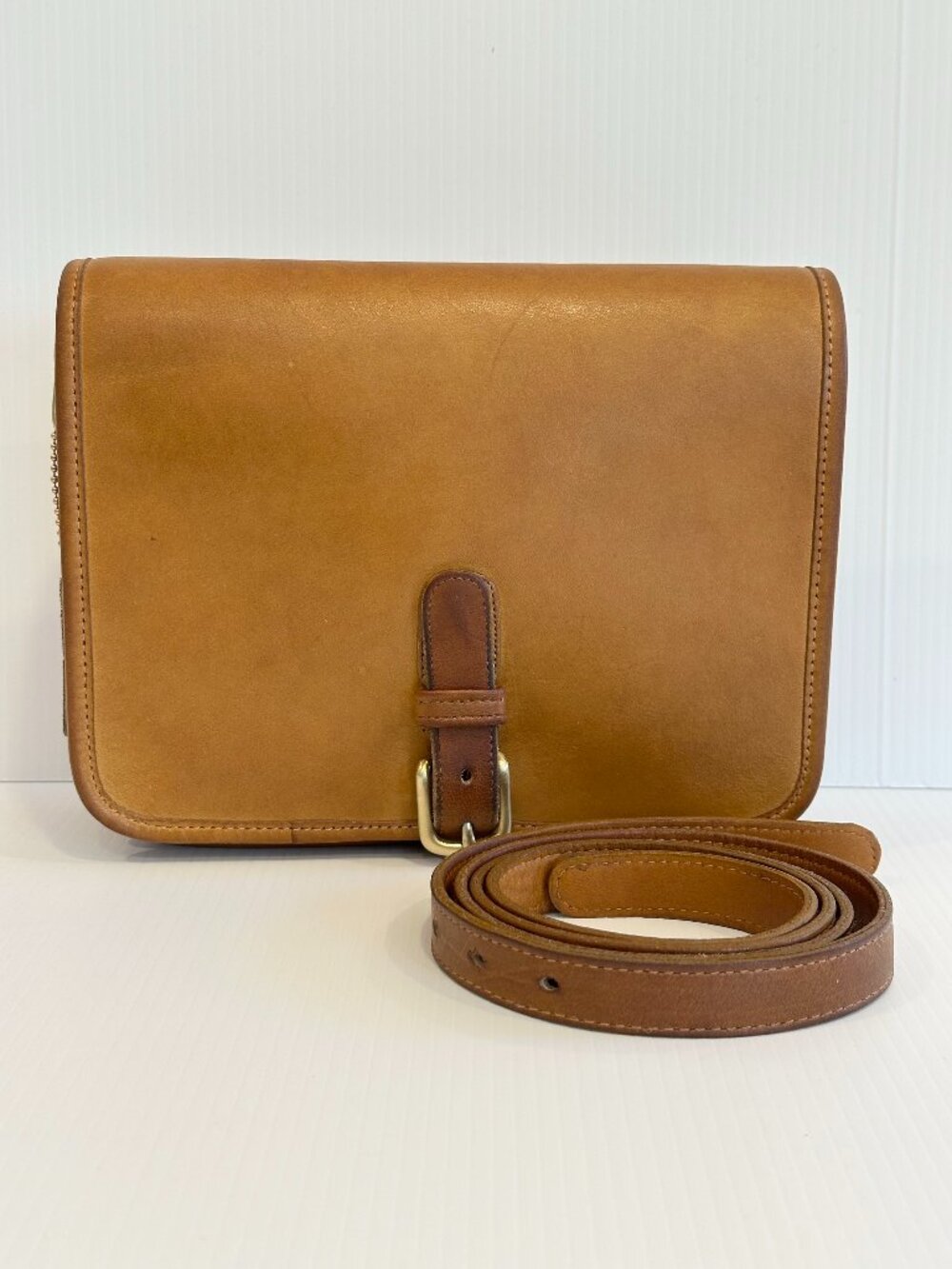 COACH Saddle Pouch (Medium) - NYC 1980s Vintage - Saddle Tan Full-Grain Leather